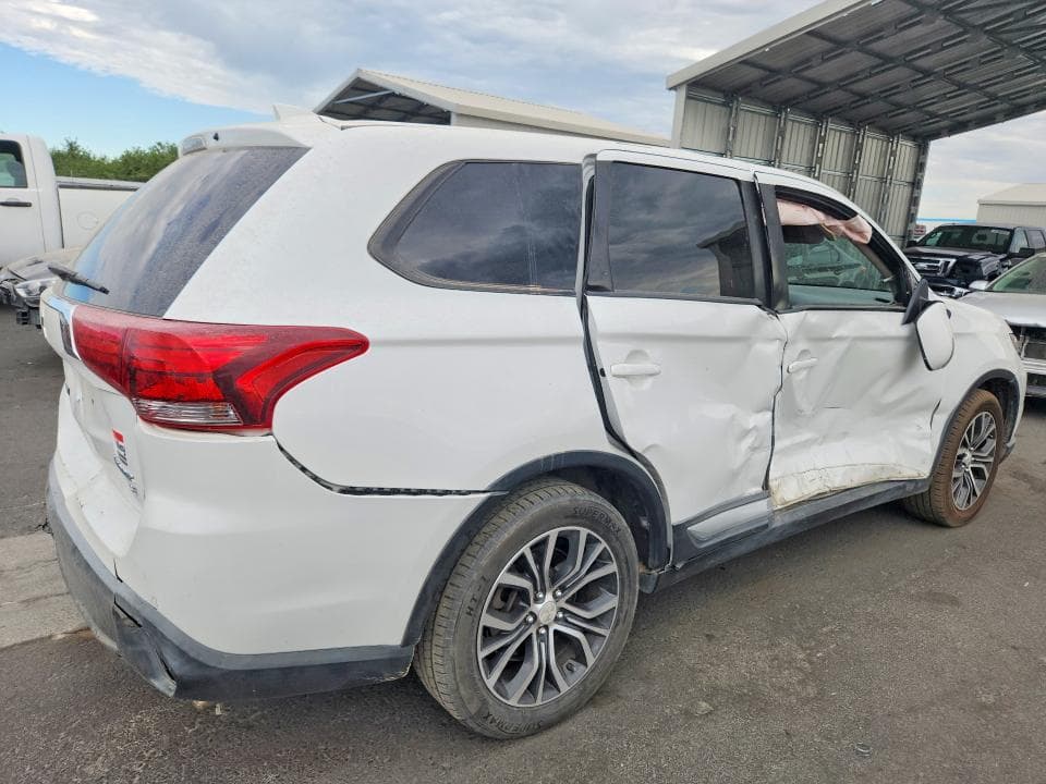 2017 MITSUBISHI OUTLANDER SE/SEL 3