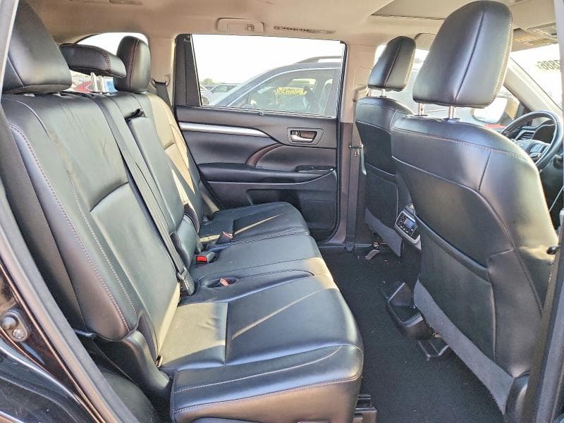 2017 TOYOTA HIGHLANDER XLE 10