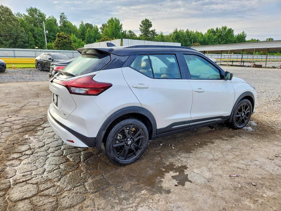 2021 NISSAN KICKS SR 3