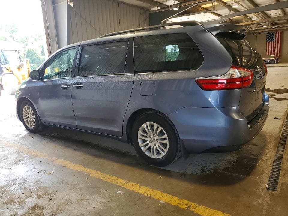 2017 TOYOTA SIENNA XLE 8-PASSENGER 2