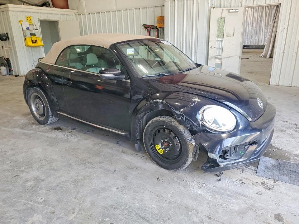 2018 VOLKSWAGEN BEETLE S 4