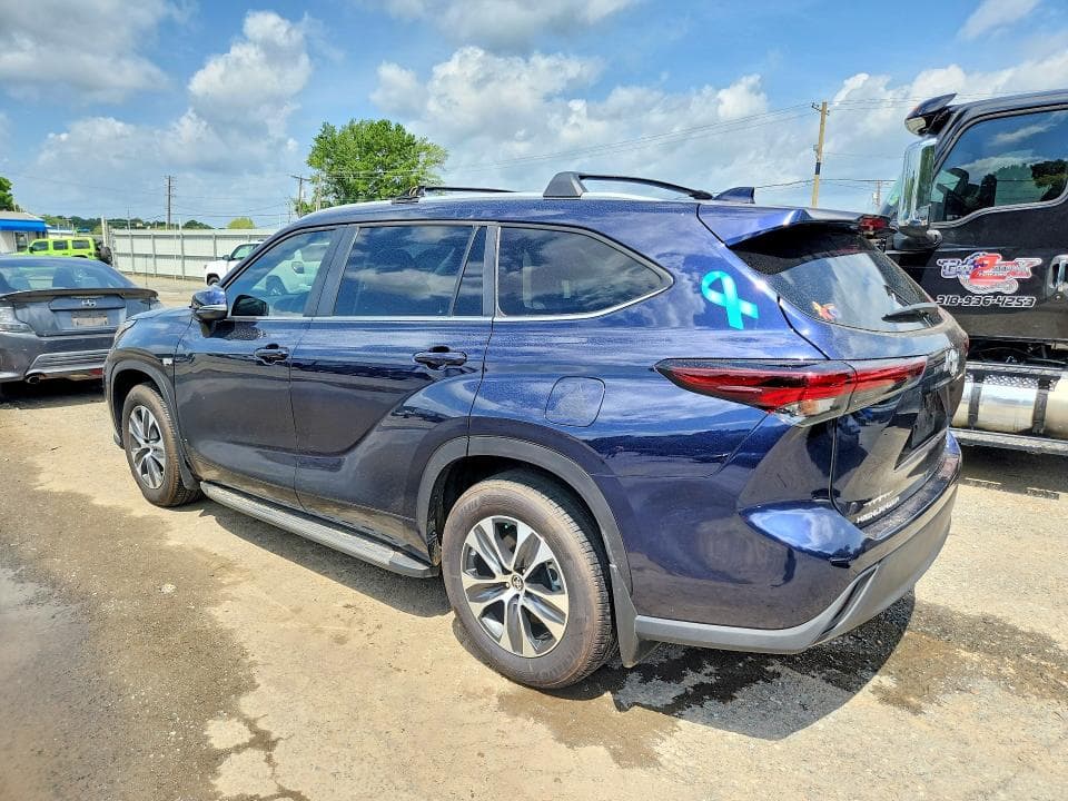 2025 TOYOTA HIGHLANDER XLE 2