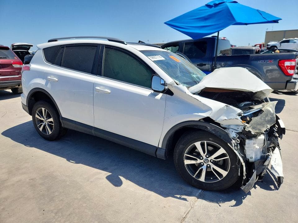 2017 TOYOTA RAV4 XLE 4