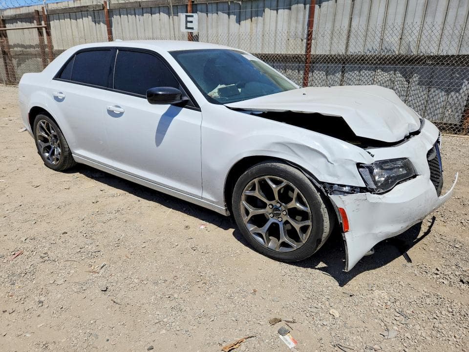 2018 CHRYSLER 300 TOURING 4