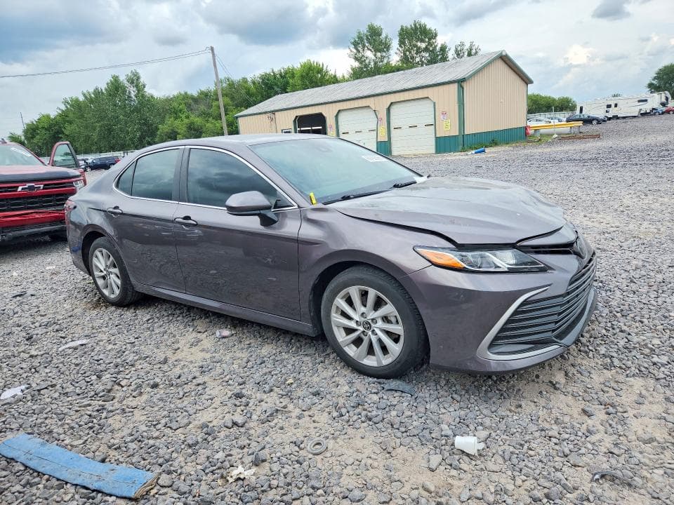 2022 TOYOTA CAMRY LE 4