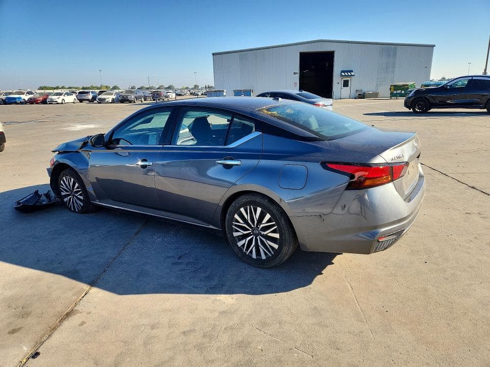 2024 NISSAN ALTIMA SV 2