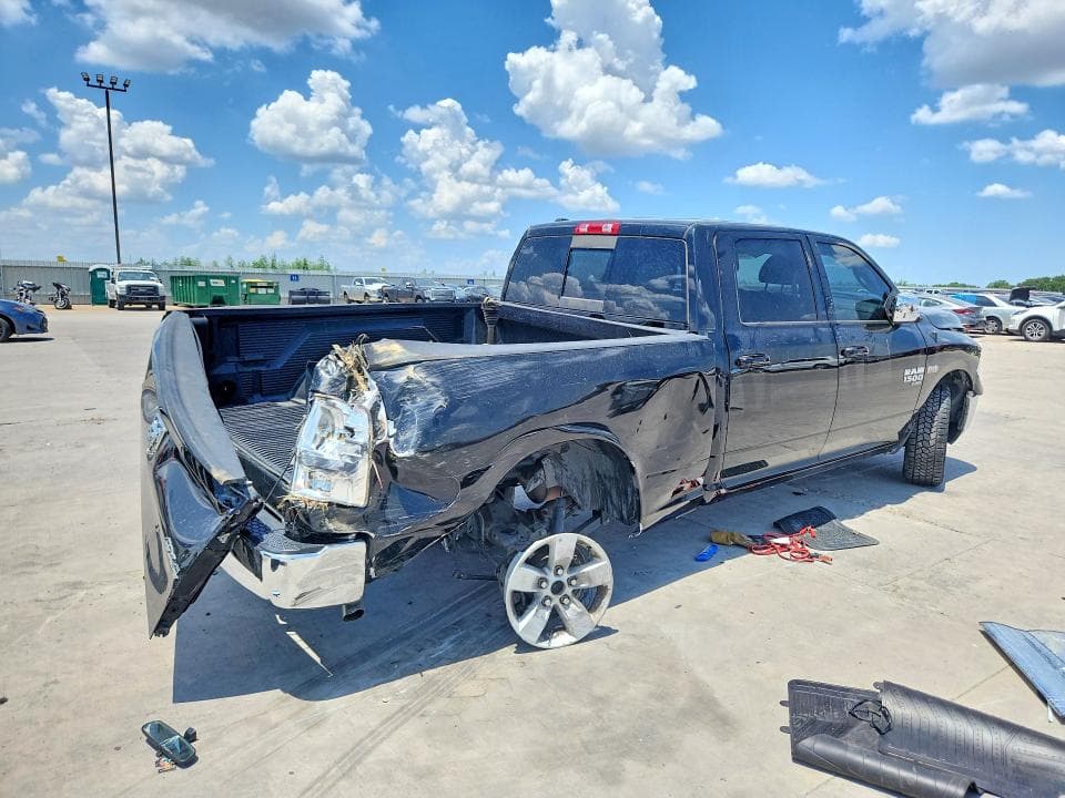 2020 RAM 1500 CLASSIC SLT 3