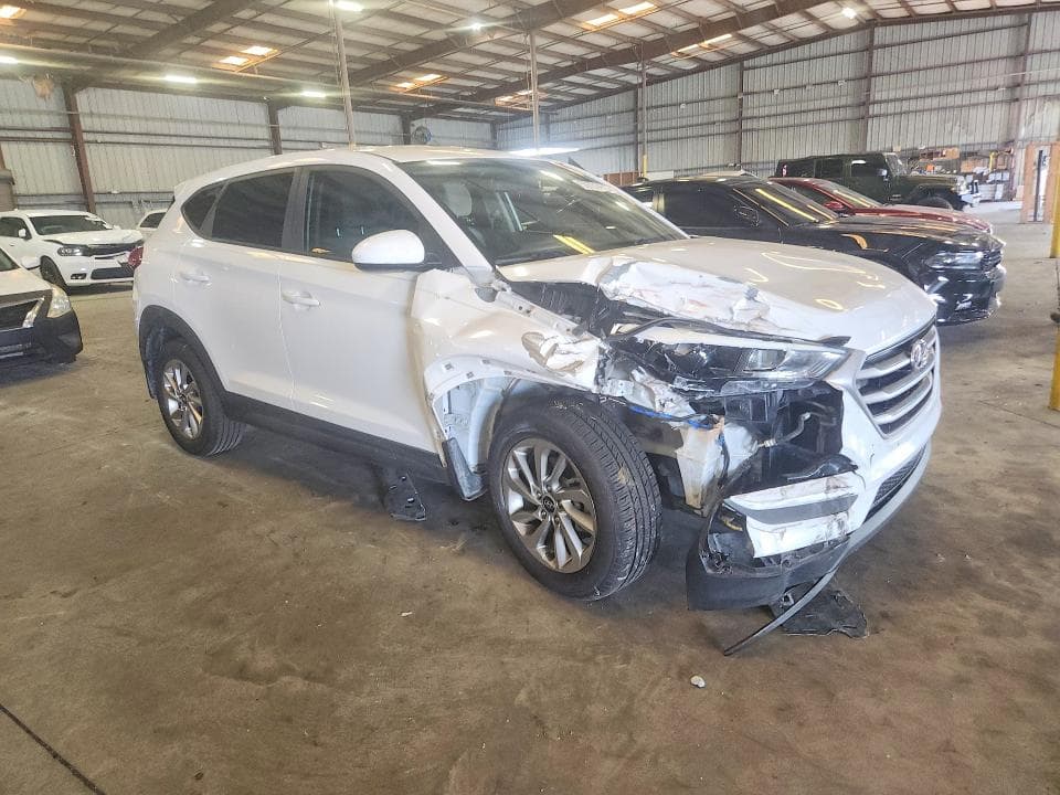 2017 HYUNDAI TUCSON SE 4