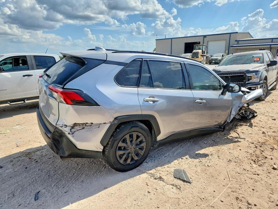 2021 TOYOTA RAV4 LE 3