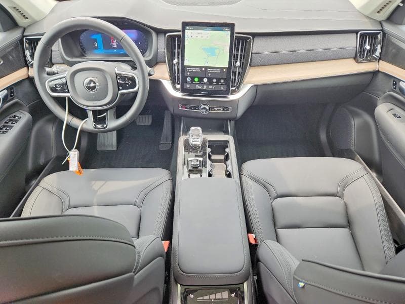 2026 VOLVO XC90 PLUS 8