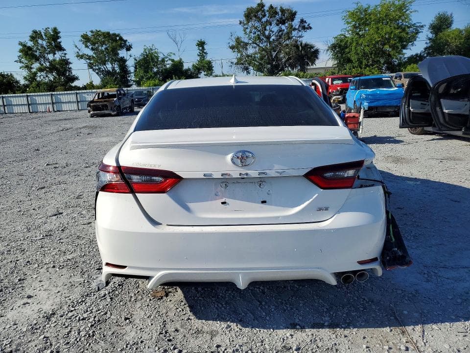2021 TOYOTA CAMRY SE 6