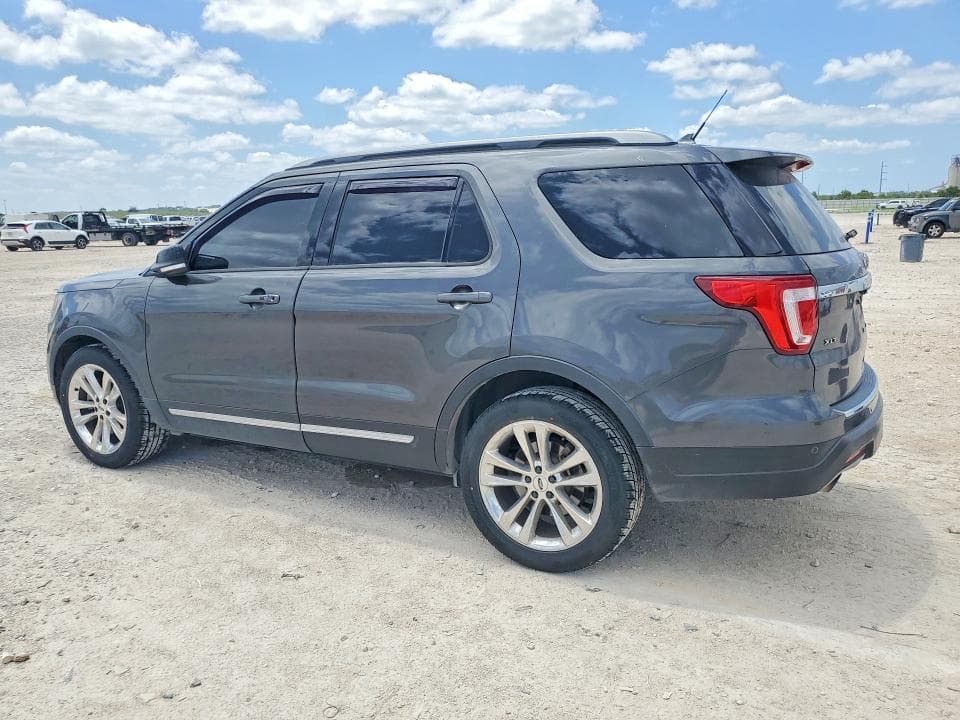 2018 FORD EXPLORER XLT 2