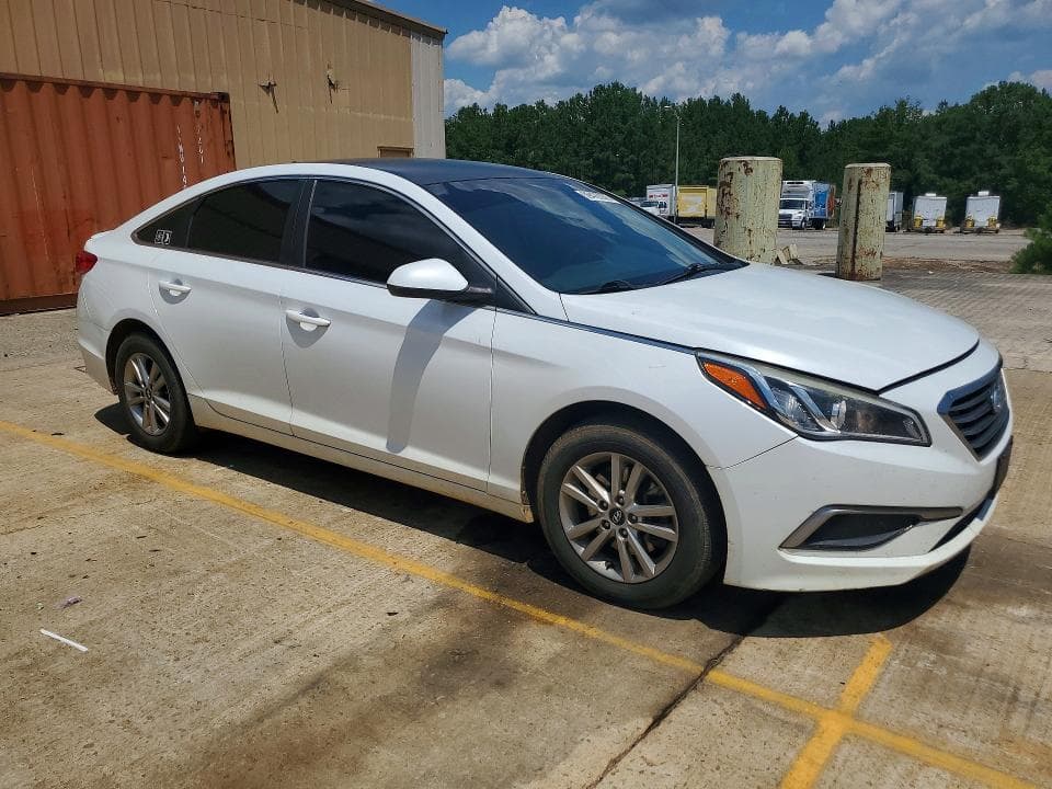 2017 HYUNDAI SONATA SE 4