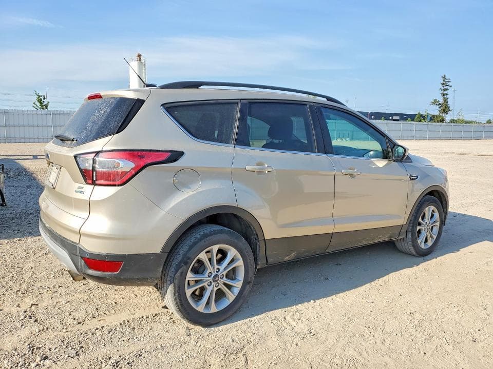 2017 FORD ESCAPE SE 3
