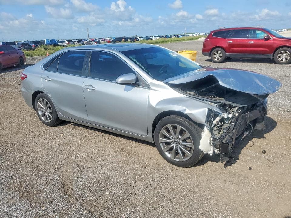 2017 TOYOTA CAMRY XLE 4