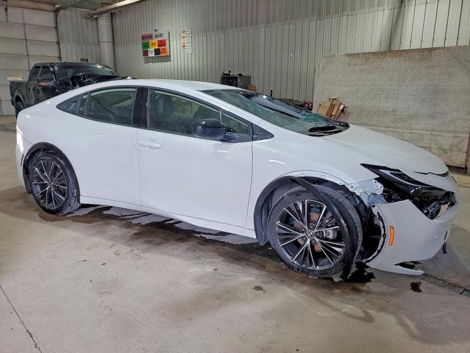 2024 TOYOTA PRIUS XLE 4