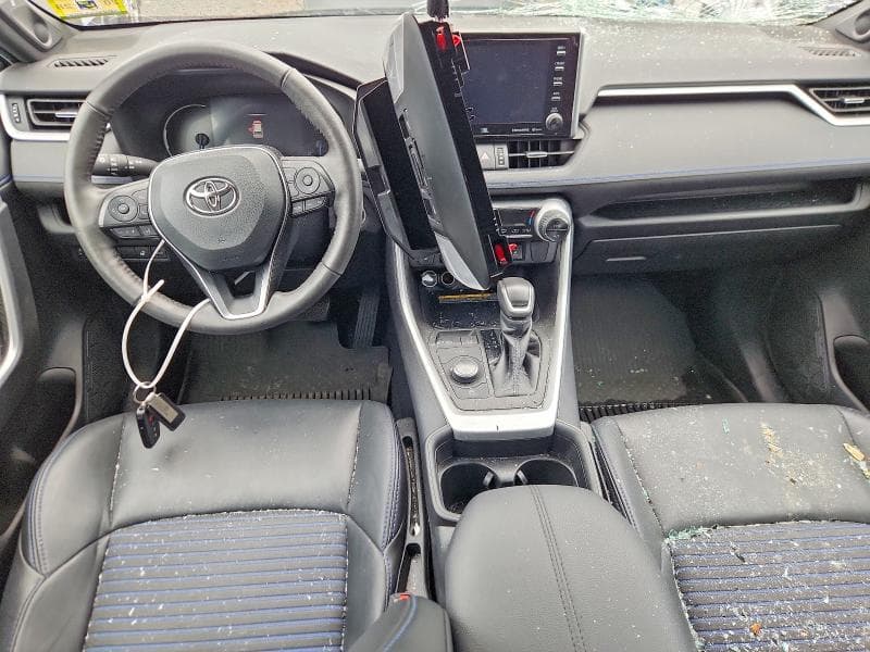 2021 TOYOTA RAV4 XSE 8