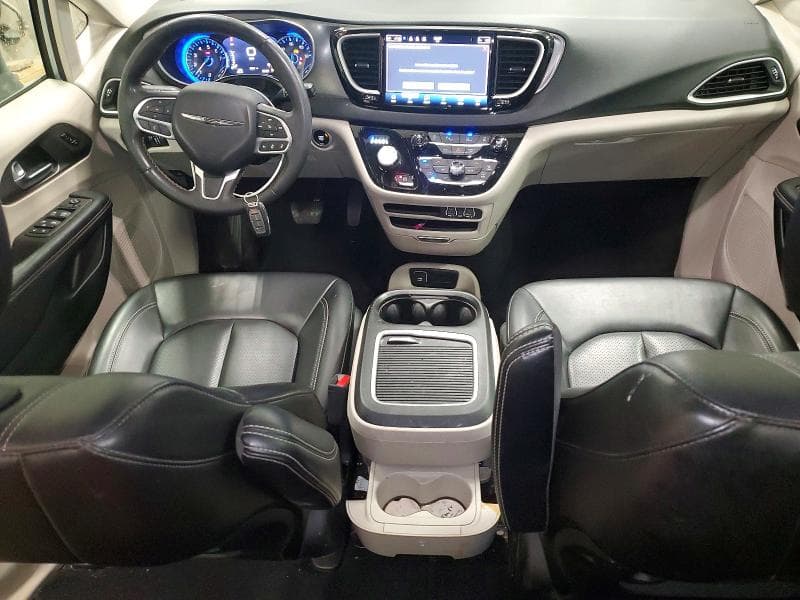 2023 CHRYSLER PACIFICA TOURING L 8