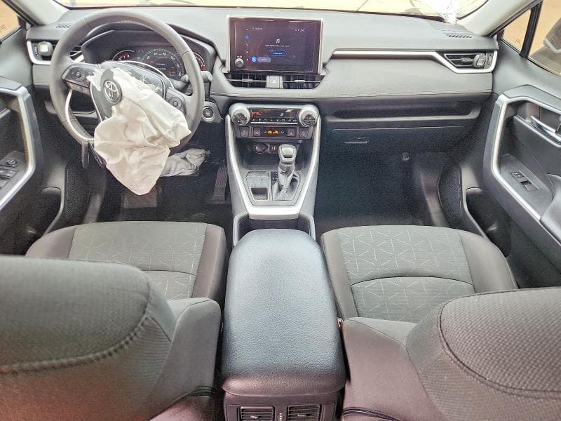 2024 TOYOTA RAV4 XLE 8