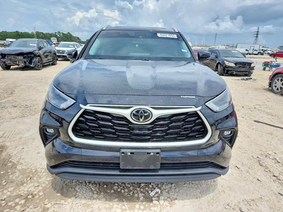 2024 TOYOTA HIGHLANDER XLE 5