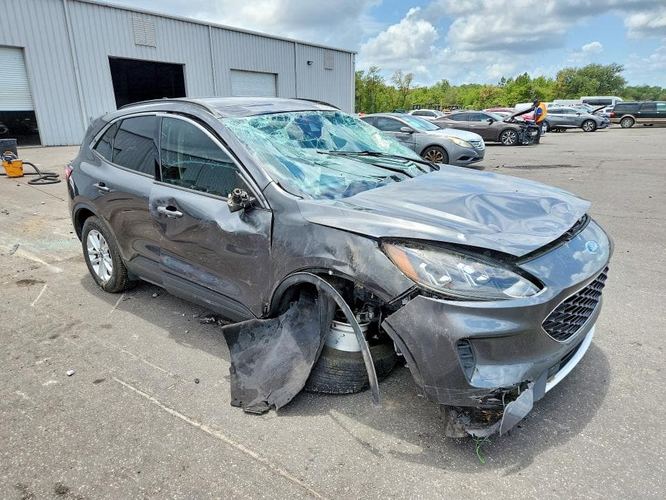 2020 FORD ESCAPE SE 4