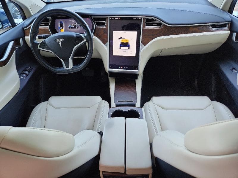 2017 TESLA MODEL X 8