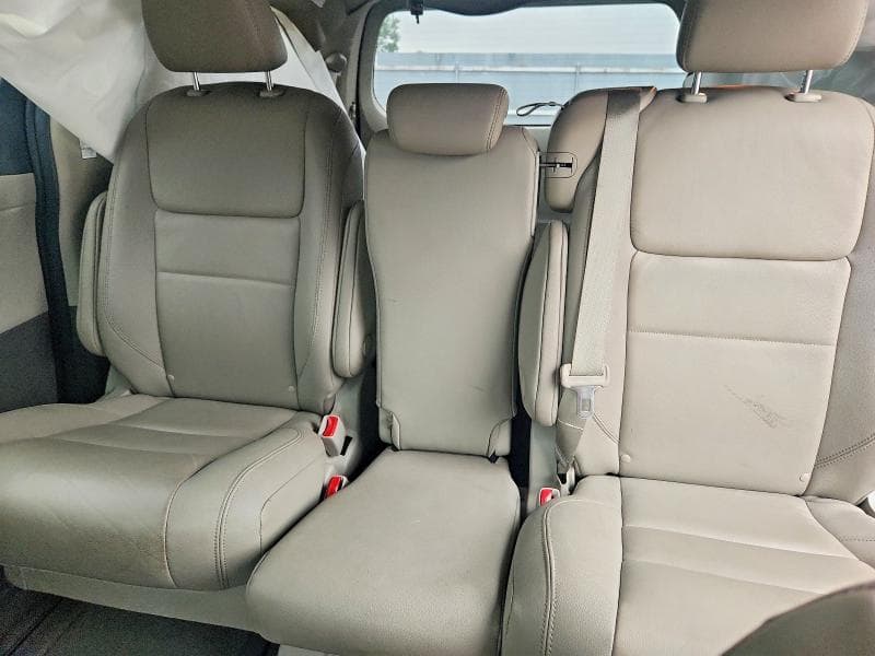 2020 TOYOTA SIENNA XLE 8-PASSENGER 10