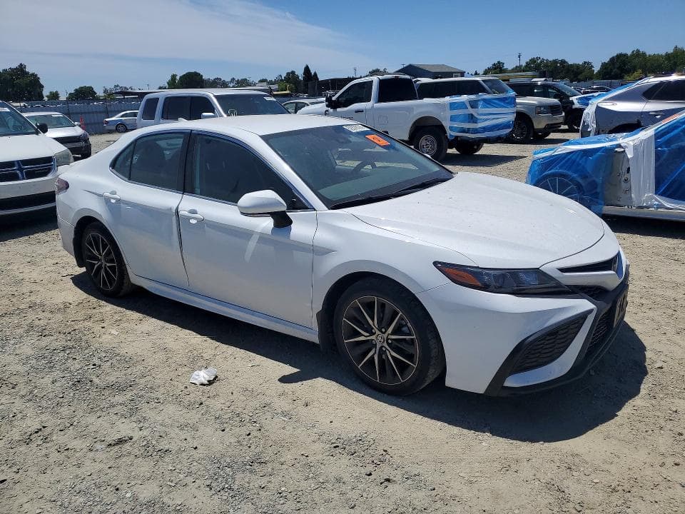 2023 TOYOTA CAMRY SE 4