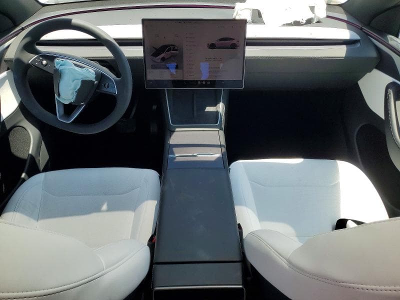 2026 TESLA MODEL Y 8