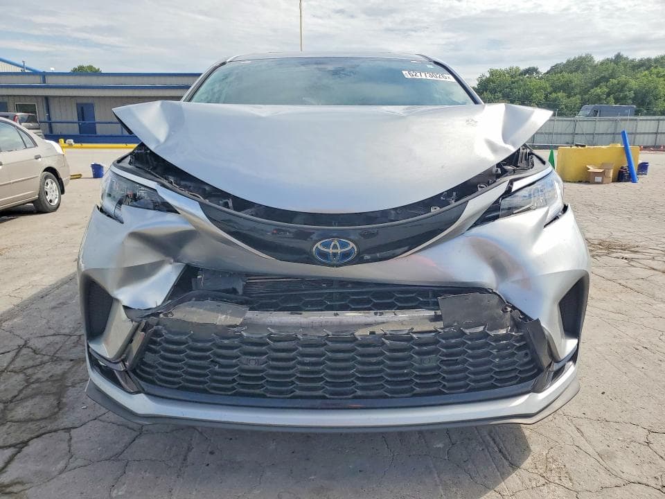 2021 TOYOTA SIENNA XSE 5