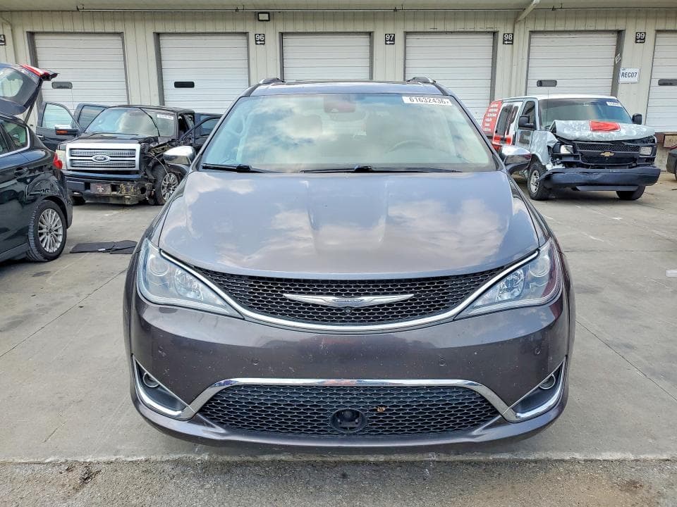 2017 CHRYSLER PACIFICA LIMITED 5