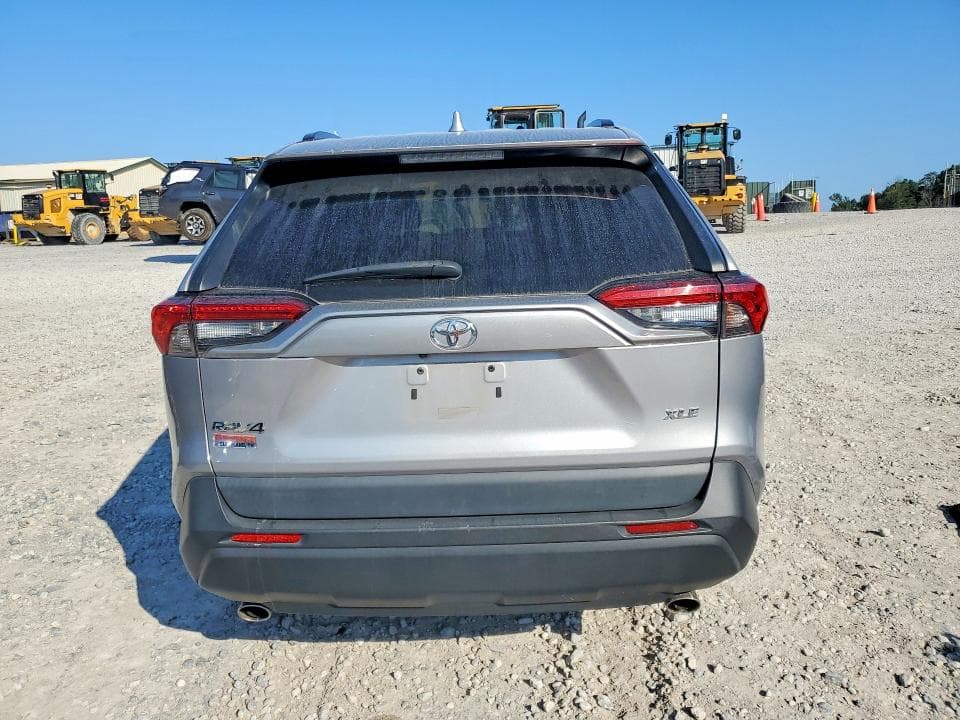 2021 TOYOTA RAV4 XLE 6