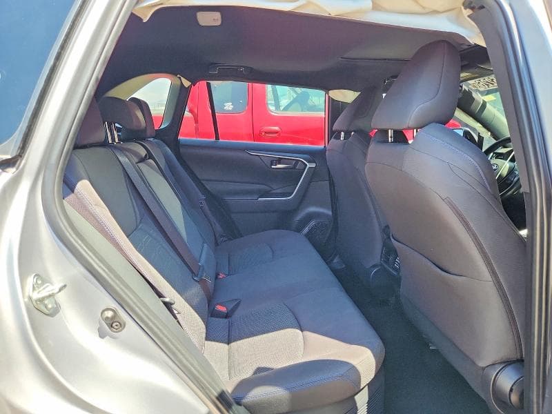 2022 TOYOTA RAV4 SE 11