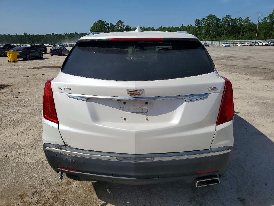 2017 CADILLAC XT5 6