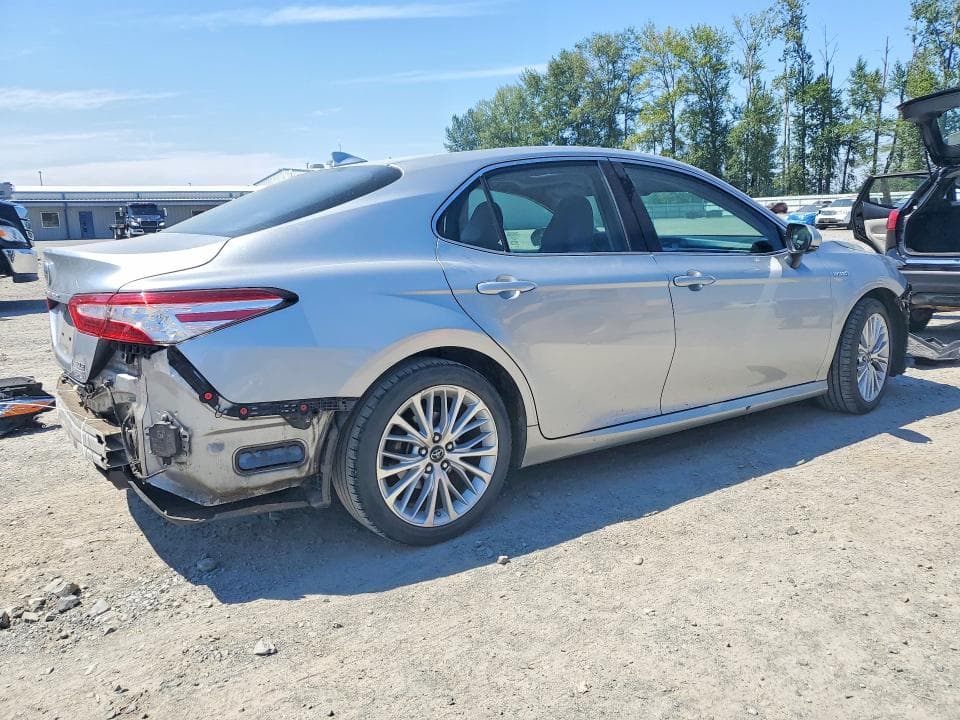 2018 TOYOTA CAMRY HYBRID XLE 3