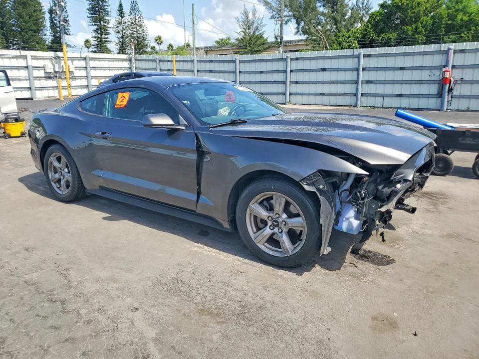 2017 FORD MUSTANG 4
