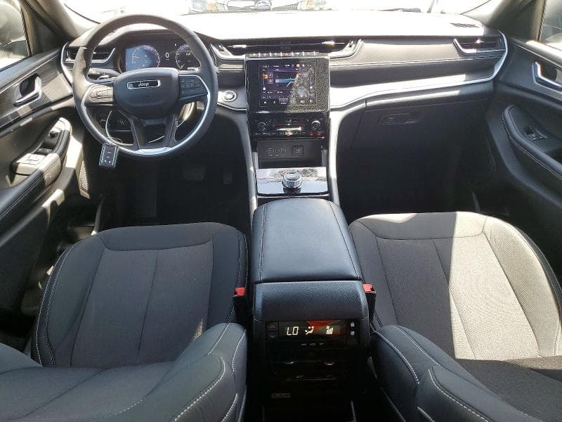 2024 JEEP GRAND CHEROKEE L LAREDO 8