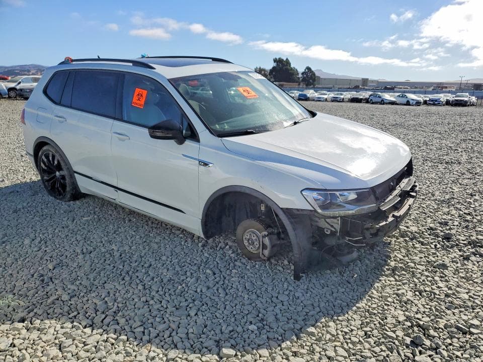 2021 VOLKSWAGEN TIGUAN SE 4