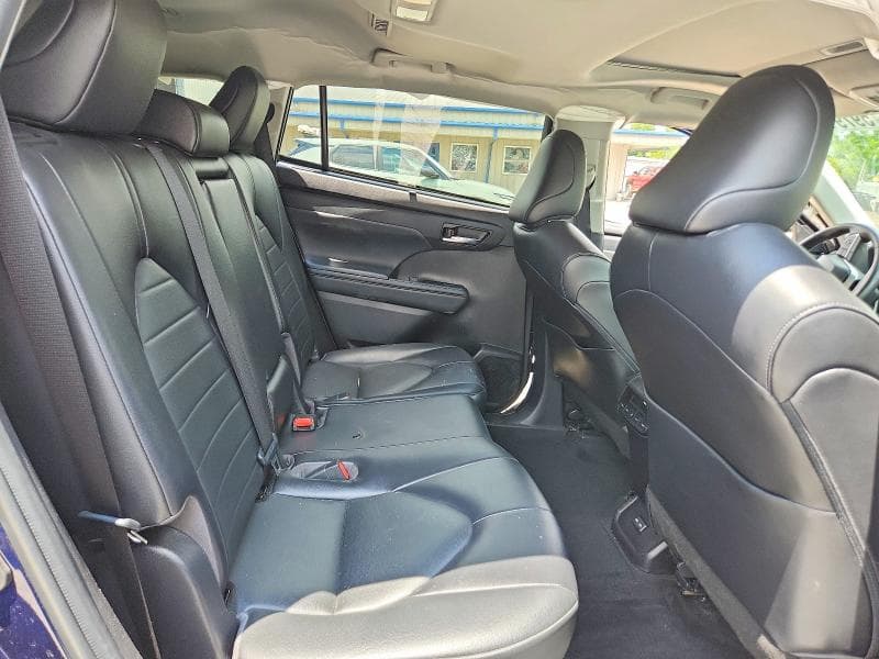 2022 TOYOTA HIGHLANDER XLE 11