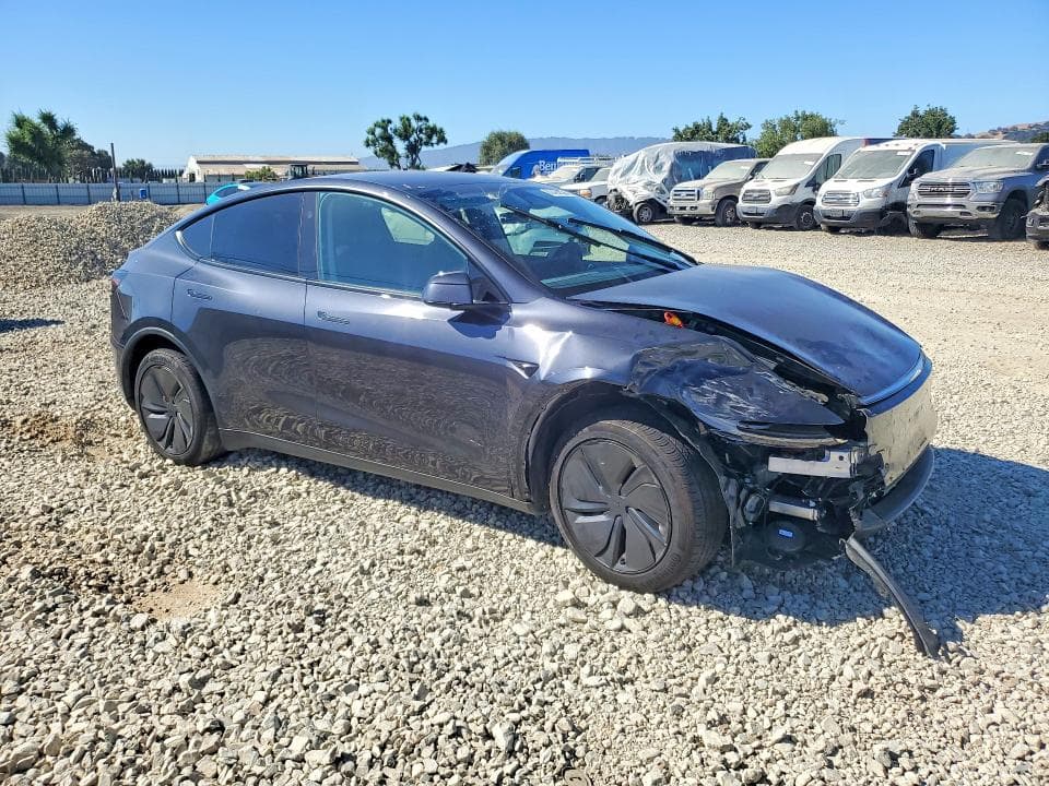 2026 TESLA MODEL Y 4