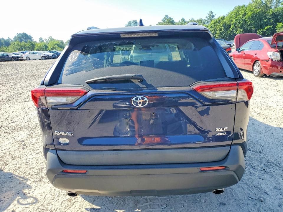 2021 TOYOTA RAV4 XLE 6