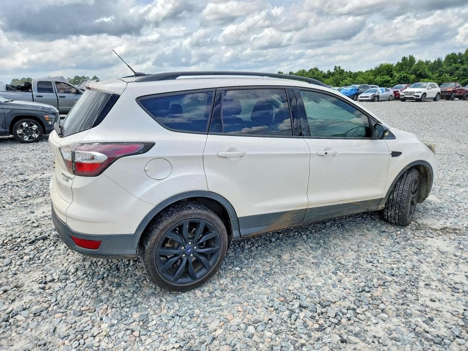 2017 FORD ESCAPE TITANIUM 3