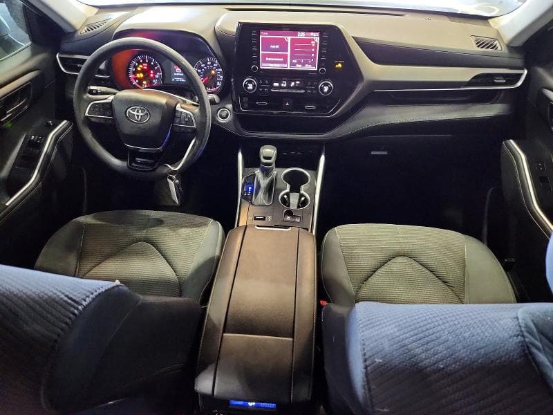 2021 TOYOTA HIGHLANDER L 8