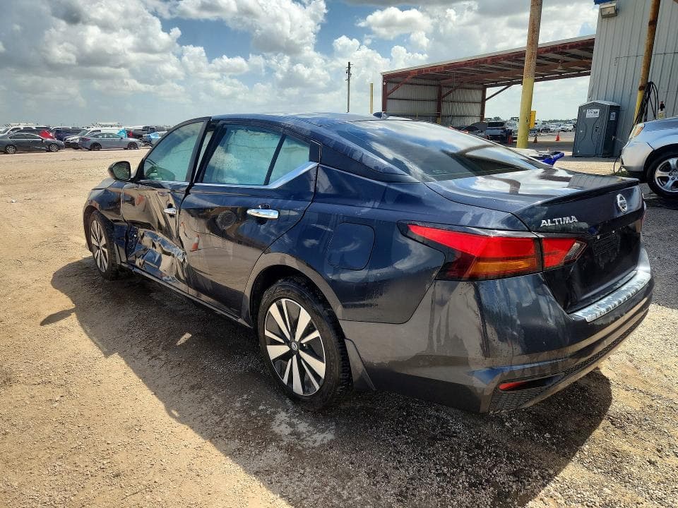 2022 NISSAN ALTIMA SV 2