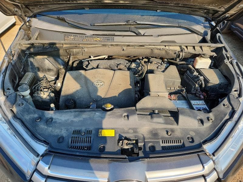 2017 TOYOTA HIGHLANDER XLE 11