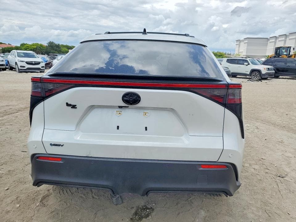 2026 TOYOTA BZ XLE 6