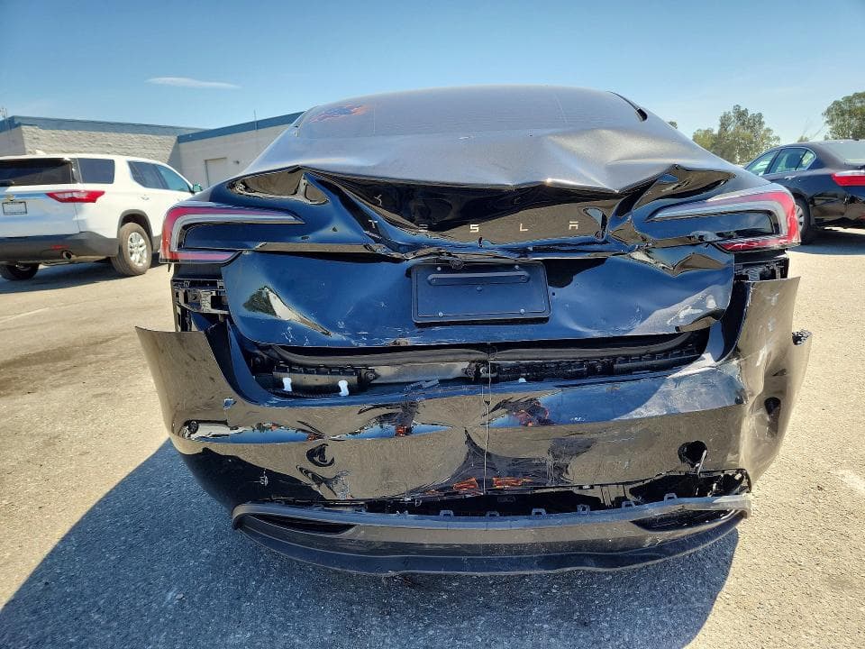 2025 TESLA MODEL 3 6