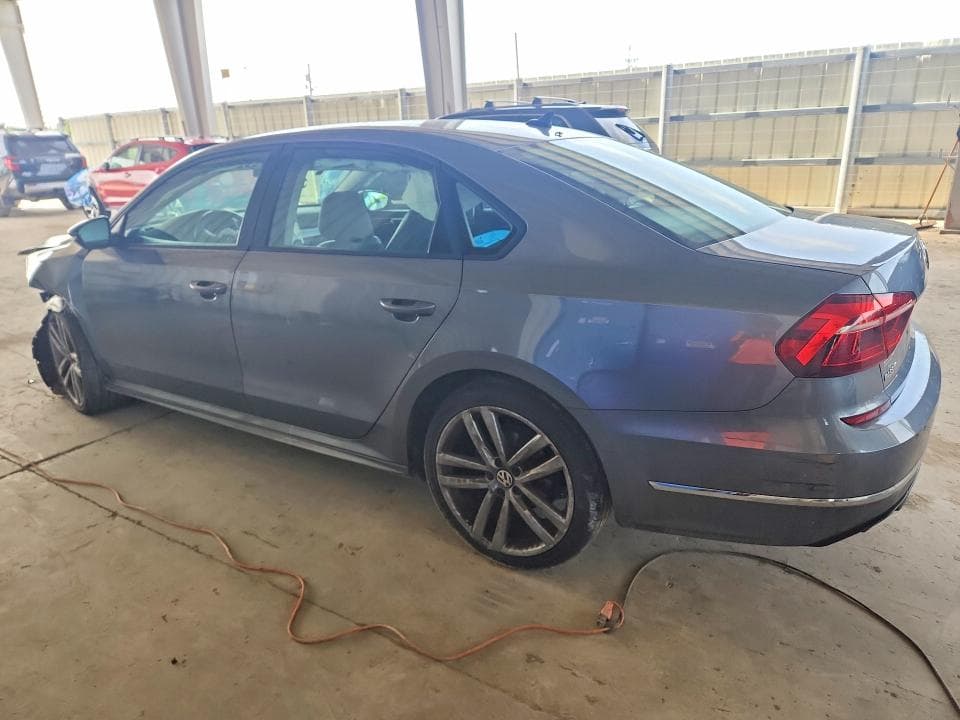 2018 VOLKSWAGEN PASSAT S 2