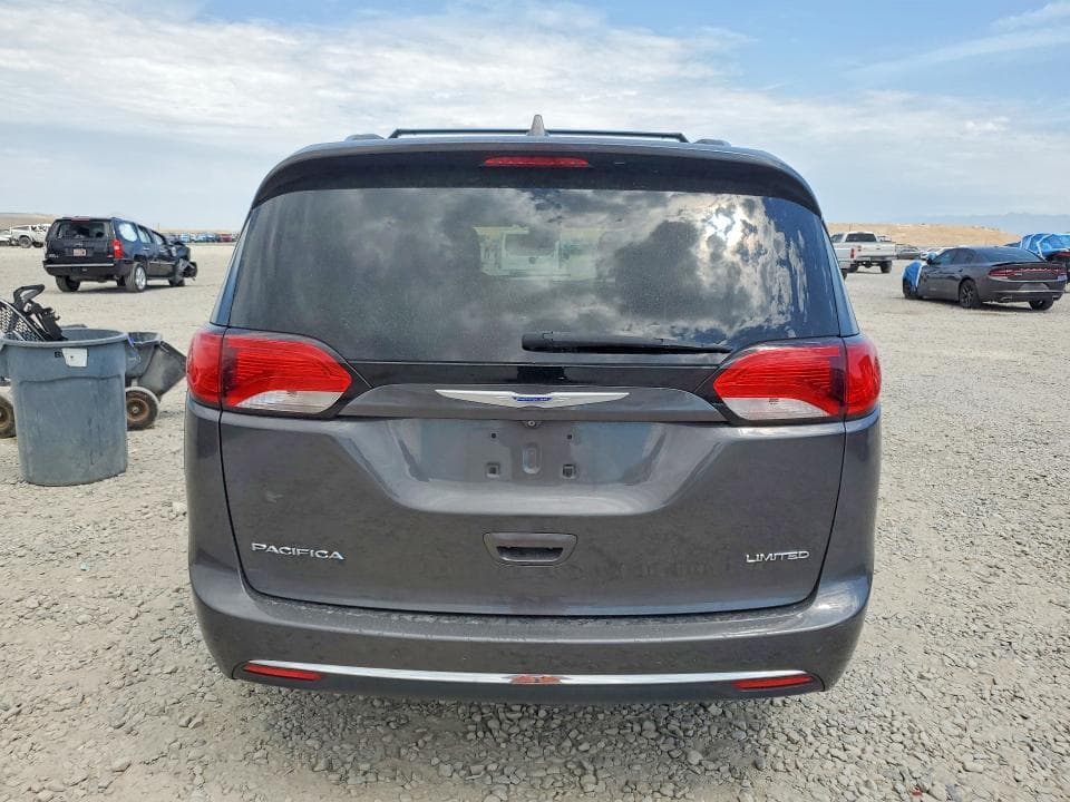 2018 CHRYSLER PACIFICA LIMITED 6