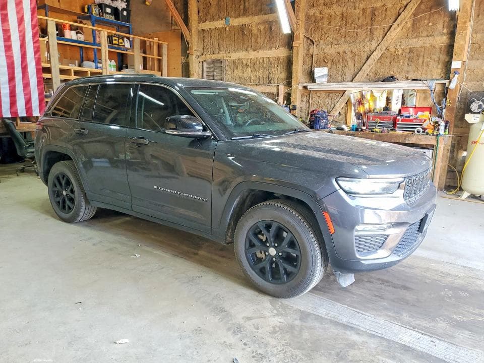 2023 JEEP GRAND CHEROKEE LIMITED 4